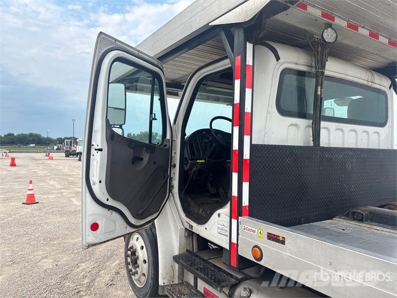 Freightliner M2 106 4x2 Rollback Truck Hinausautot