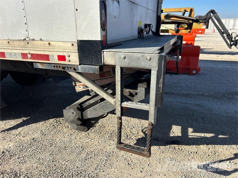 Freightliner M2 106 4x2 Van Truck Furgons