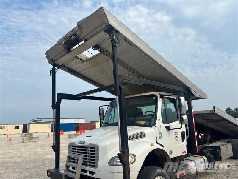 Freightliner M2 106 4x2 Rollback Truck Hinausautot