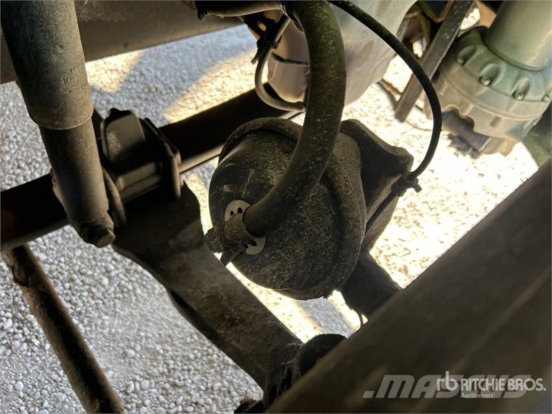 Freightliner M2 106 4x2 Van Truck Furgons