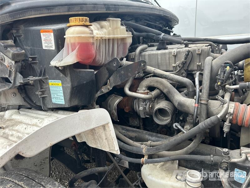 Freightliner M2 106 4x2 Van Truck (Inoperable) Фургони