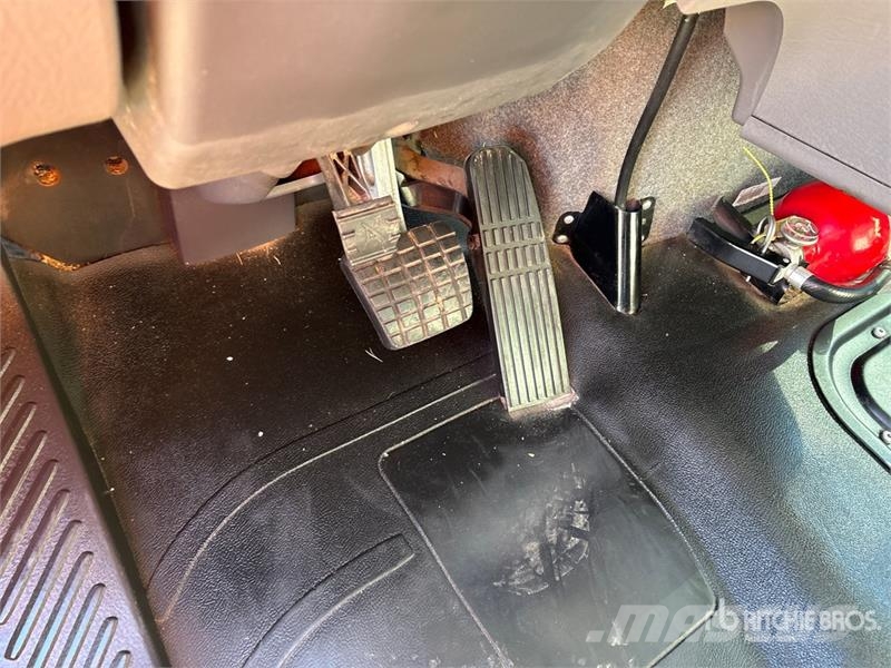 Freightliner M2 106 4x2 Van Truck Camiones caja cerrada