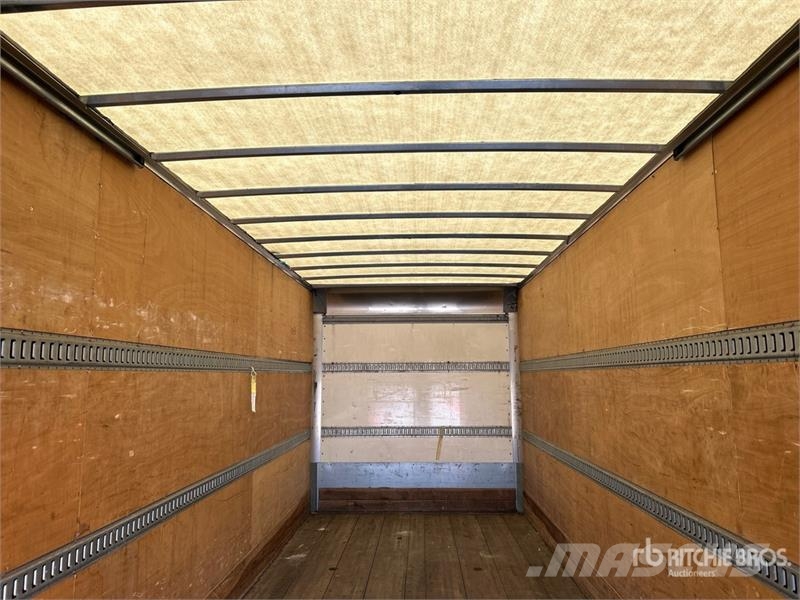 Freightliner M2 106 4x2 Van Truck Furgons