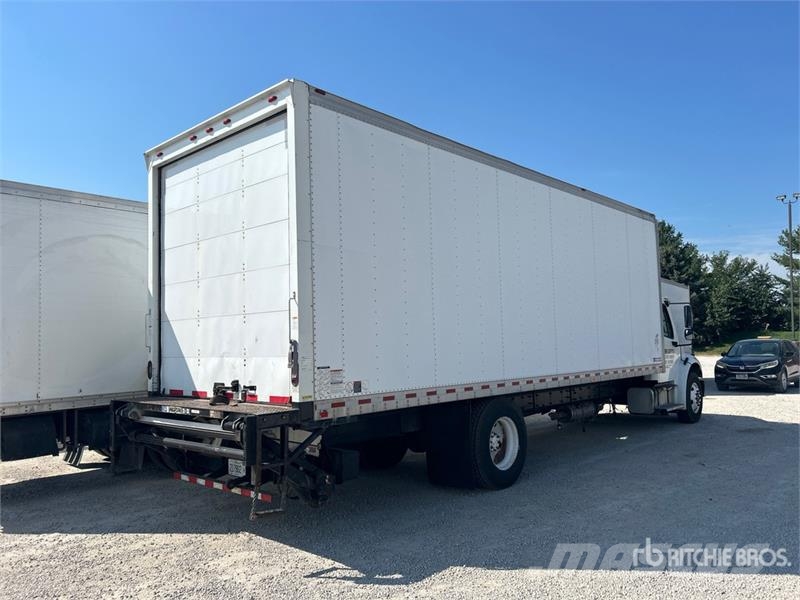 Freightliner M2 106 4x2 Van Truck Kapali kasa kamyonlar
