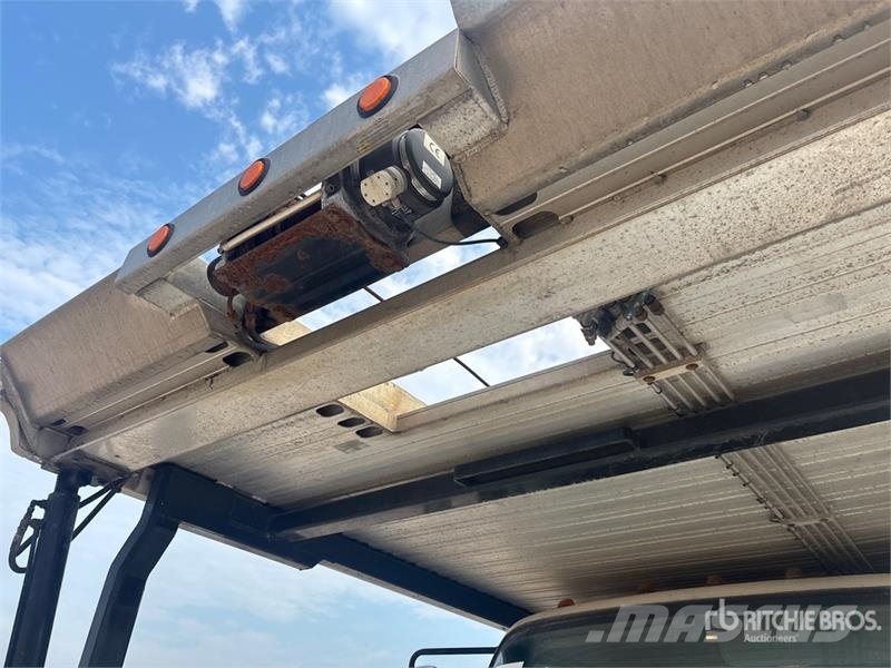 Freightliner M2 106 4x2 Rollback Truck Hinausautot