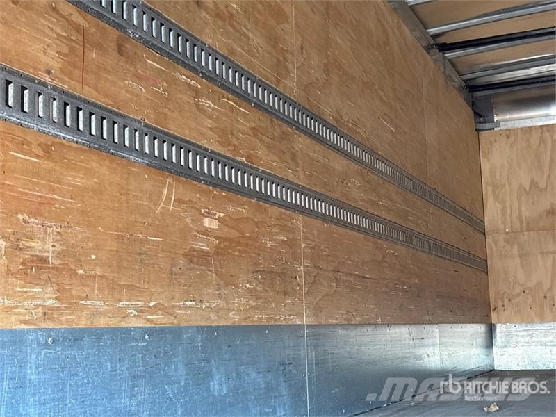 Freightliner M2 106 4x2 Van Truck Camiones caja cerrada