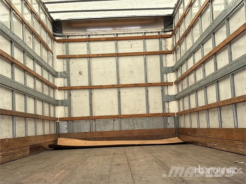 Freightliner M2 106 4x2 Van Truck Tovornjaki zabojniki
