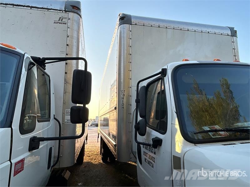 Freightliner M2 106 4x2 Van Truck Kastenaufbau