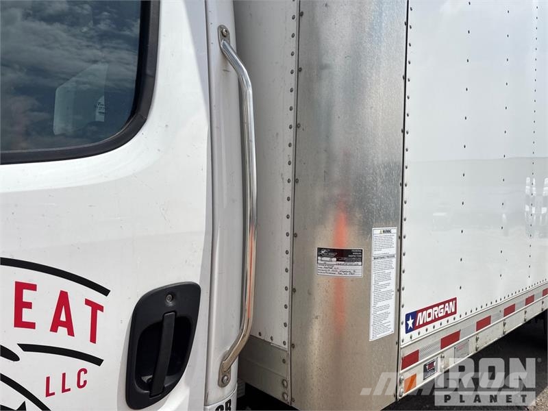 Freightliner M2 106 4x2 Van Truck Fast kasse