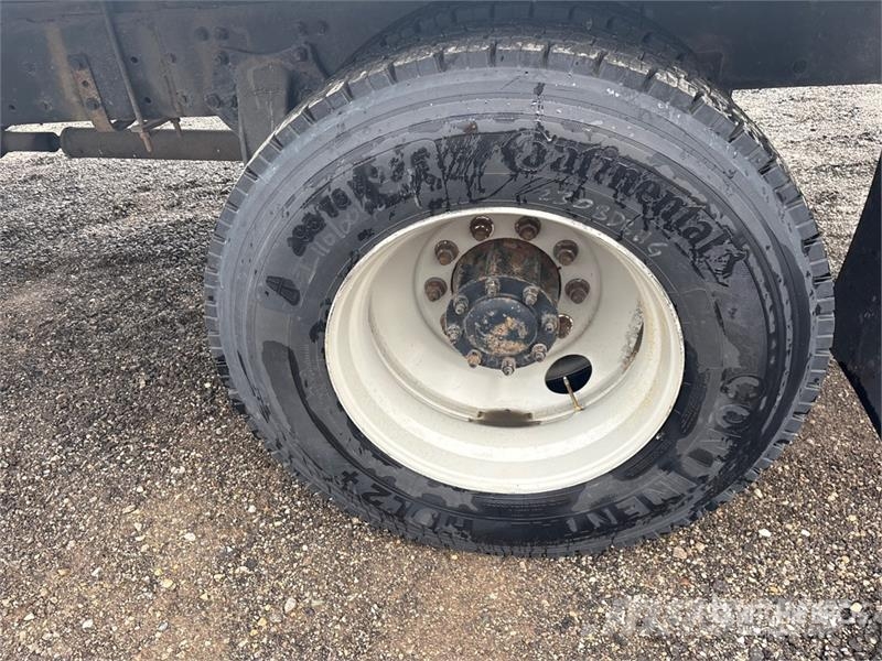 Freightliner M2 106 4x2 Van Truck Фургони