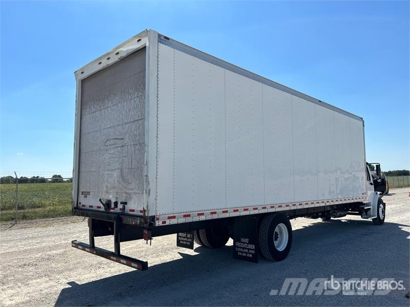 Freightliner M2 106 4x2 Van Truck Kapali kasa kamyonlar
