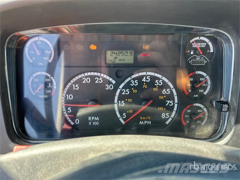 Freightliner M2 106 4x2 Water Truck Tovornjaki za vodo