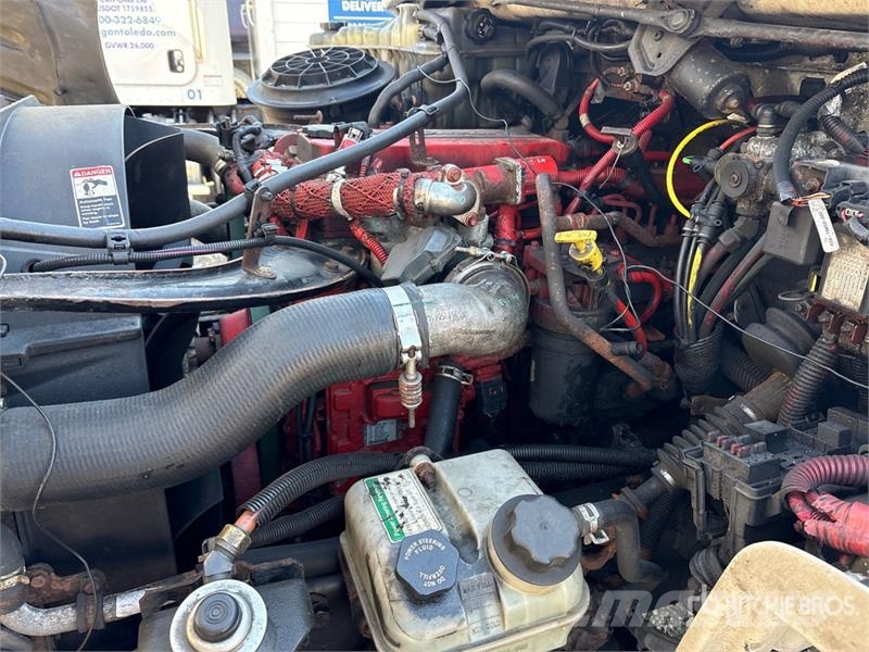 Freightliner M2 106 4x2 Van Truck Camiones caja cerrada