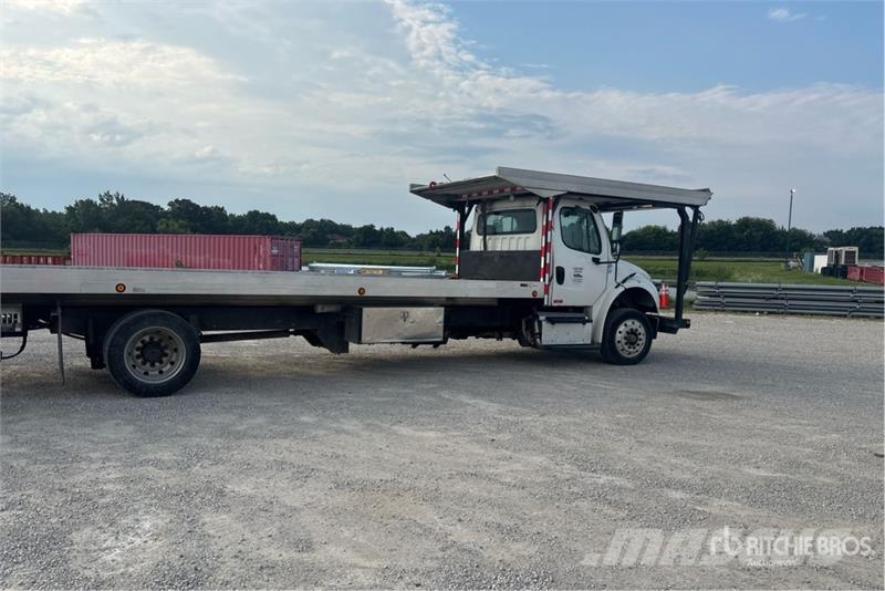 Freightliner M2 106 4x2 Rollback Truck Hinausautot