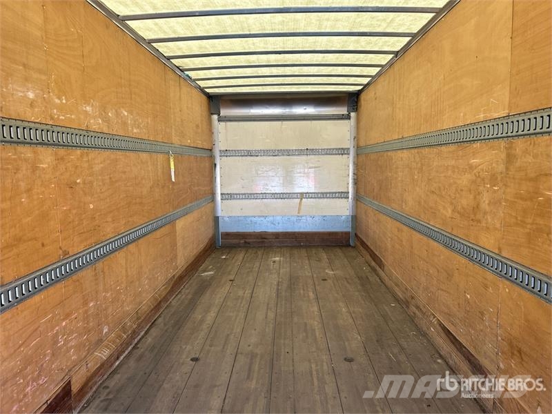 Freightliner M2 106 4x2 Van Truck Furgons