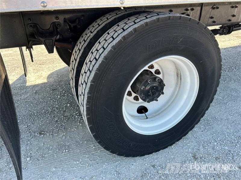 Freightliner M2 106 4x2 Van Truck Kapali kasa kamyonlar