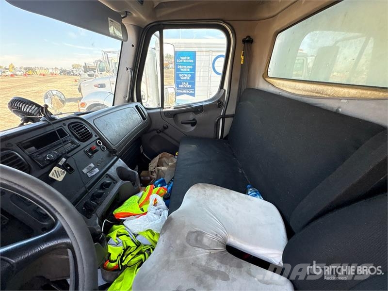 Freightliner M2 106 4x2 Van Truck Camiones caja cerrada