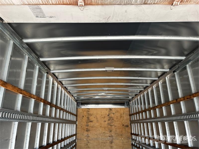 Freightliner M2 106 4x2 Van Truck Kapali kasa kamyonlar