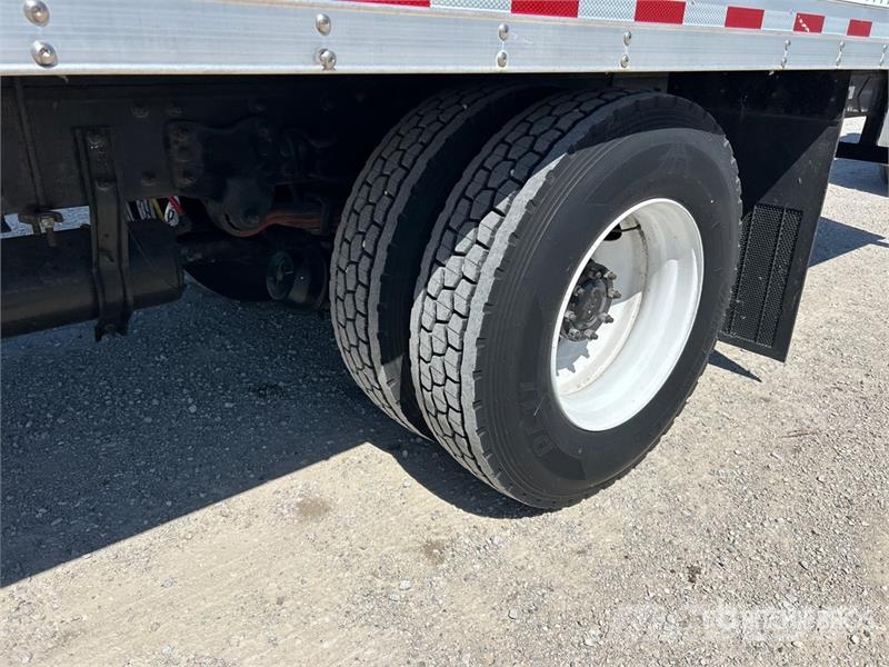 Freightliner M2 106 4x2 Van Truck Kapali kasa kamyonlar