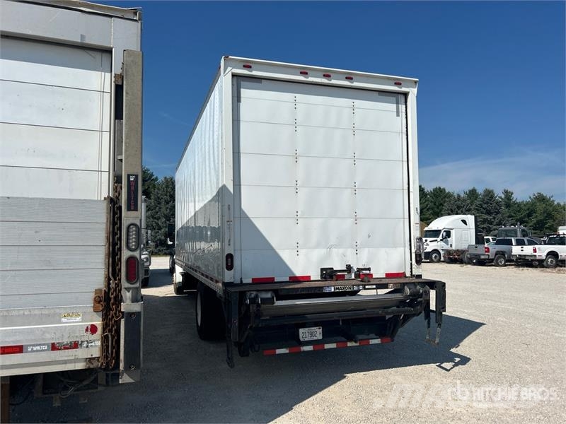 Freightliner M2 106 4x2 Van Truck Kapali kasa kamyonlar