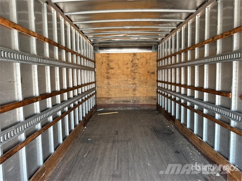 Freightliner M2 106 4x2 Van Truck Kapali kasa kamyonlar