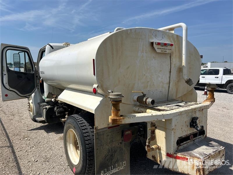 Freightliner M2 106 4x2 Water Truck Tovornjaki za vodo
