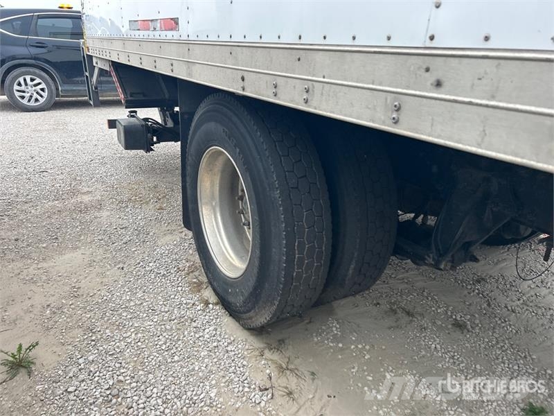 Freightliner M2 106 4x2 Van Truck (Inoperable) Фургони