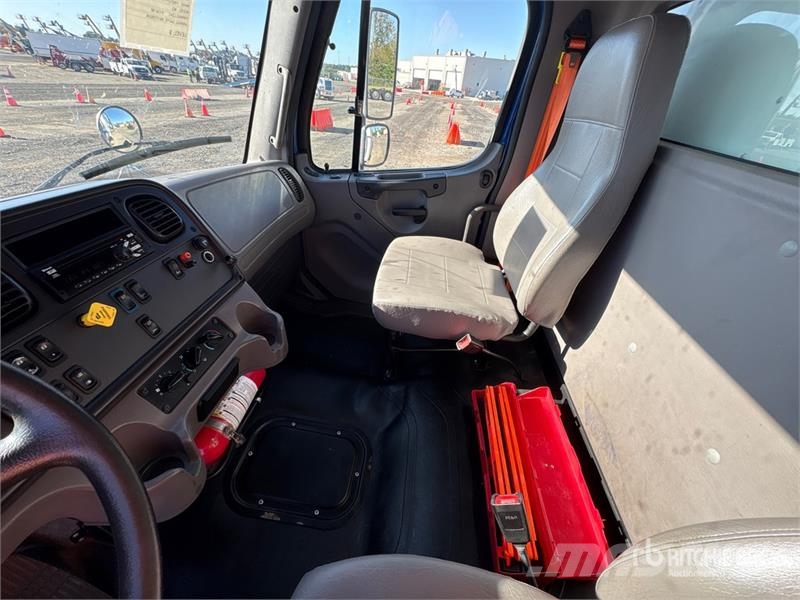 Freightliner M2 106 4x2 Van Truck Camiones caja cerrada