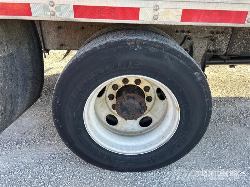 Freightliner M2 106 4x2 Van Truck Furgons