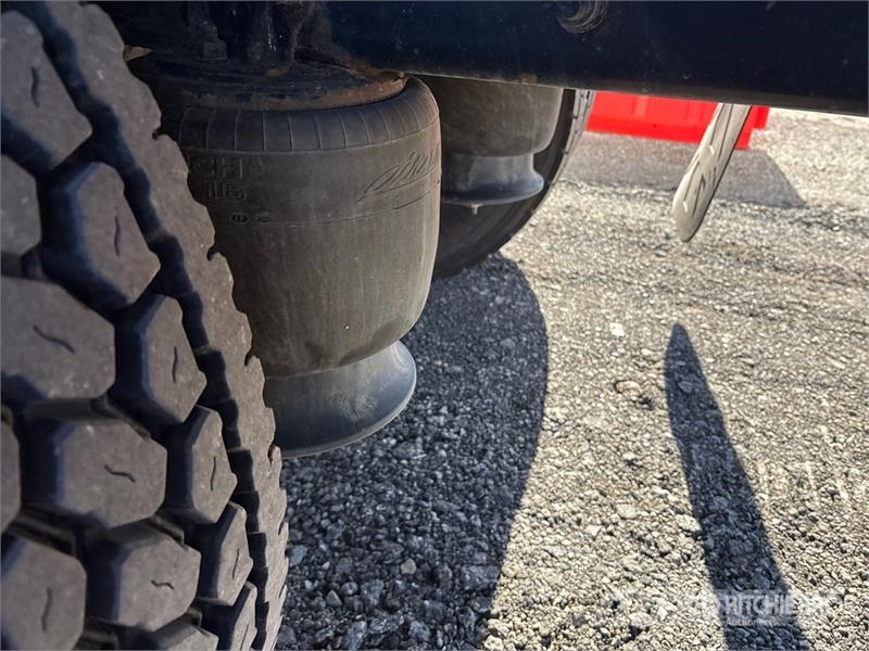 Freightliner M2 106 4x2 Van Truck Camiones caja cerrada