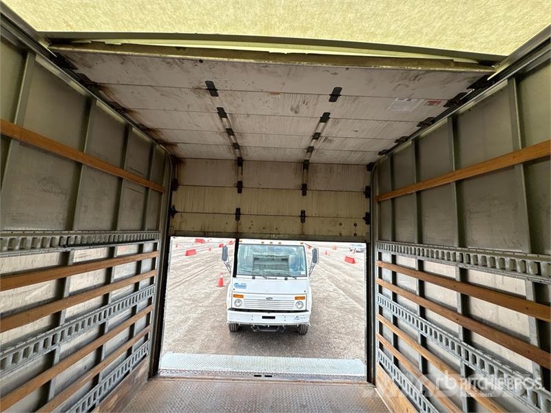 Freightliner M2 106 4x2 Van Truck Sunkvežimiai su dengtu kėbulu