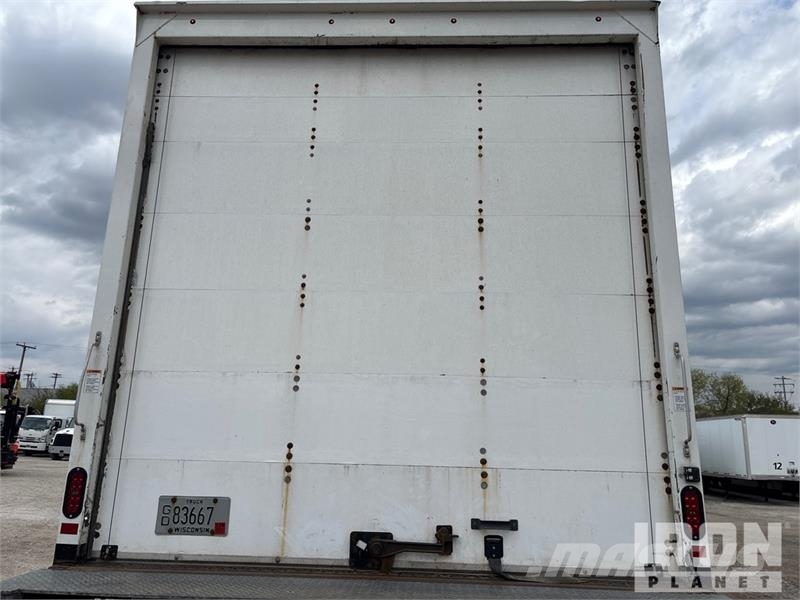 Freightliner M2 106 4x2 Van Truck Fast kasse