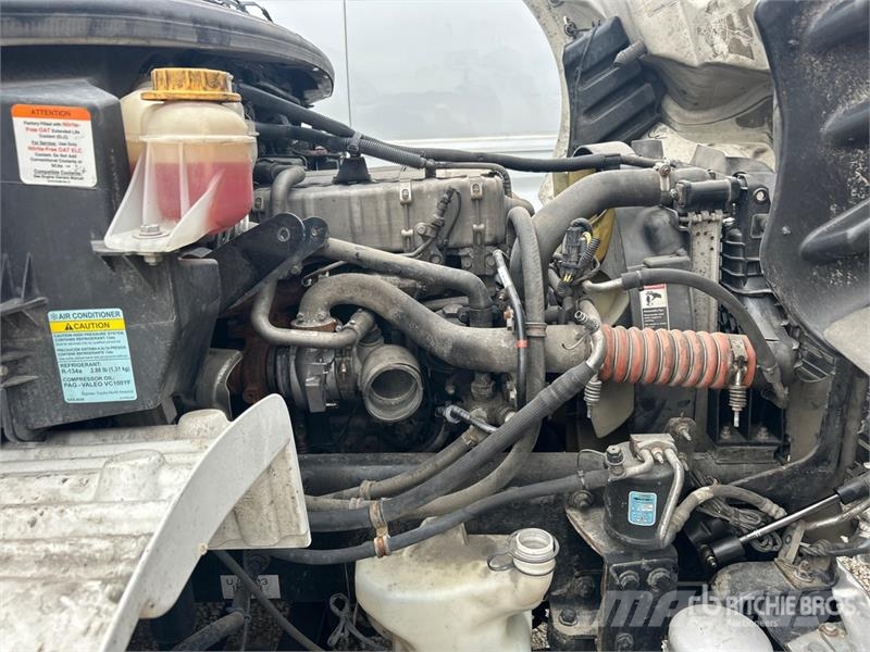 Freightliner M2 106 4x2 Van Truck (Inoperable) Фургони