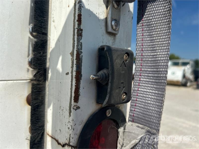 Freightliner M2 106 4x2 Van Truck Kapali kasa kamyonlar