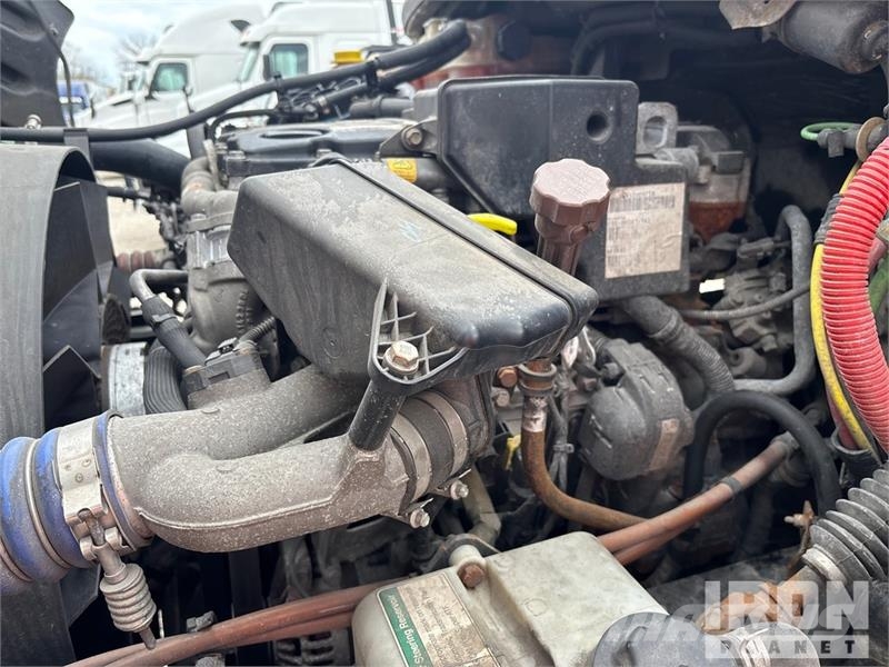 Freightliner M2 106 4x2 Van Truck Fast kasse