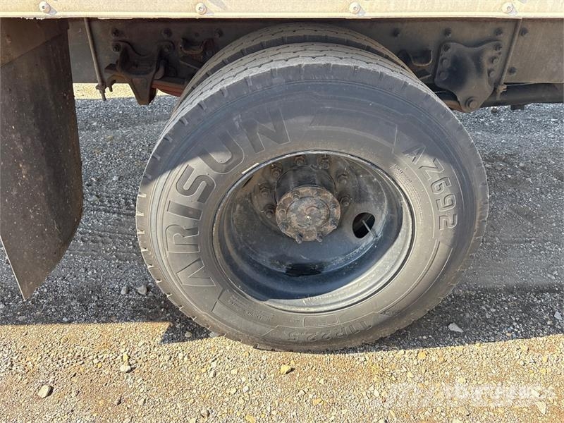 Freightliner M2 106 4x2 Van Truck Camiones caja cerrada