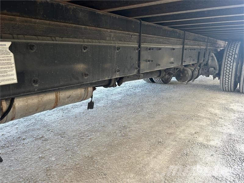 Freightliner M2 106 4x2 Van Truck Kapali kasa kamyonlar