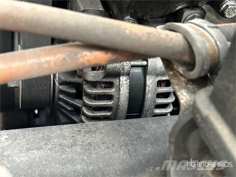 Freightliner M2 106 4x2 Van Truck (Inoperable) Фургони