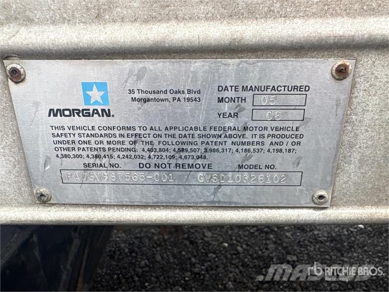 Freightliner M2 106 4x2 Van Truck Фургони