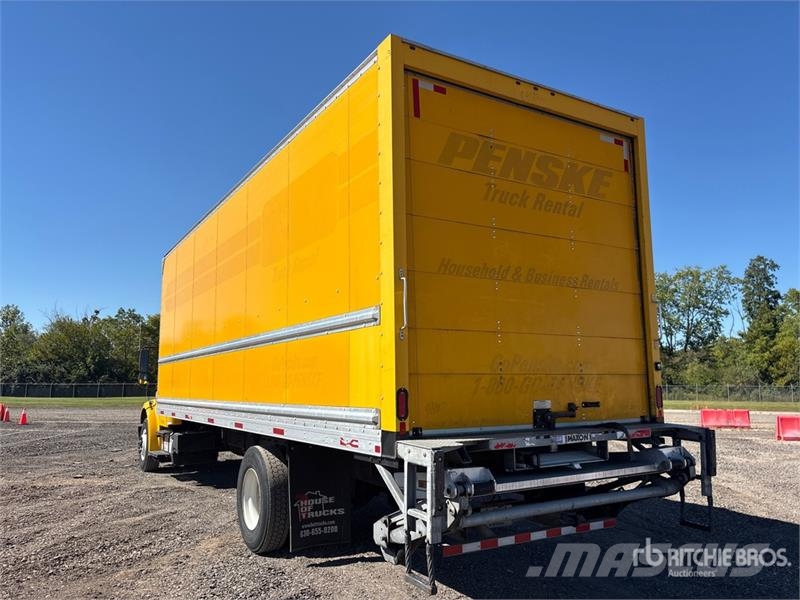 Freightliner M2 106 4x2 Van Truck Фургони
