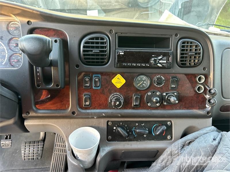 Freightliner M2 106 4x2 Van Truck Kastenaufbau