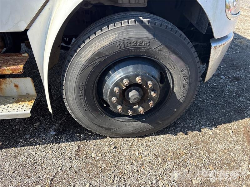 Freightliner M2 106 4x2 Van Truck Camiones caja cerrada