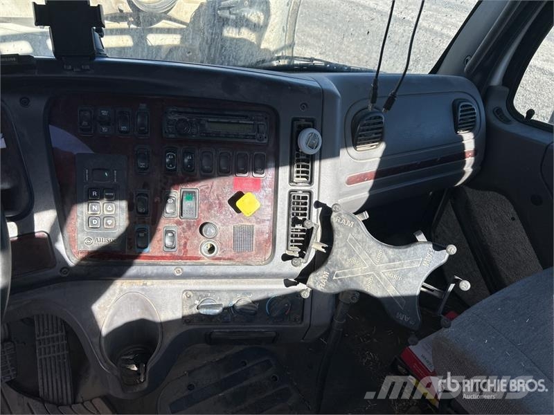 Freightliner M2 106 4x2 Service Truck Kommunal-Sonderfahrzeuge