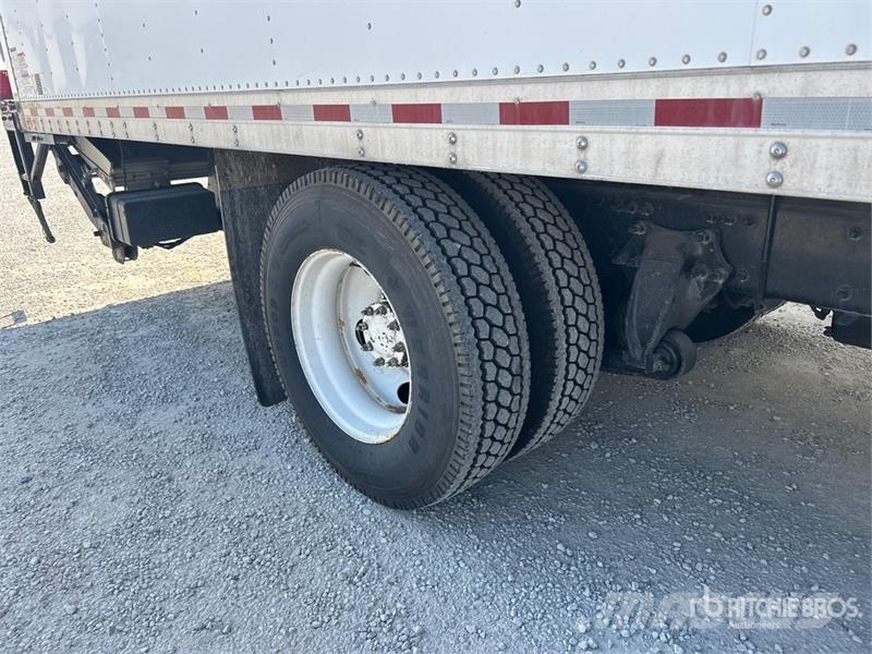 Freightliner M2 106 4x2 Van Truck Kapali kasa kamyonlar
