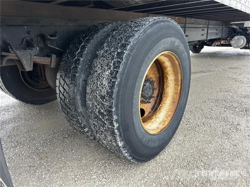 Freightliner M2 106 4x2 Van Truck Skapbiler