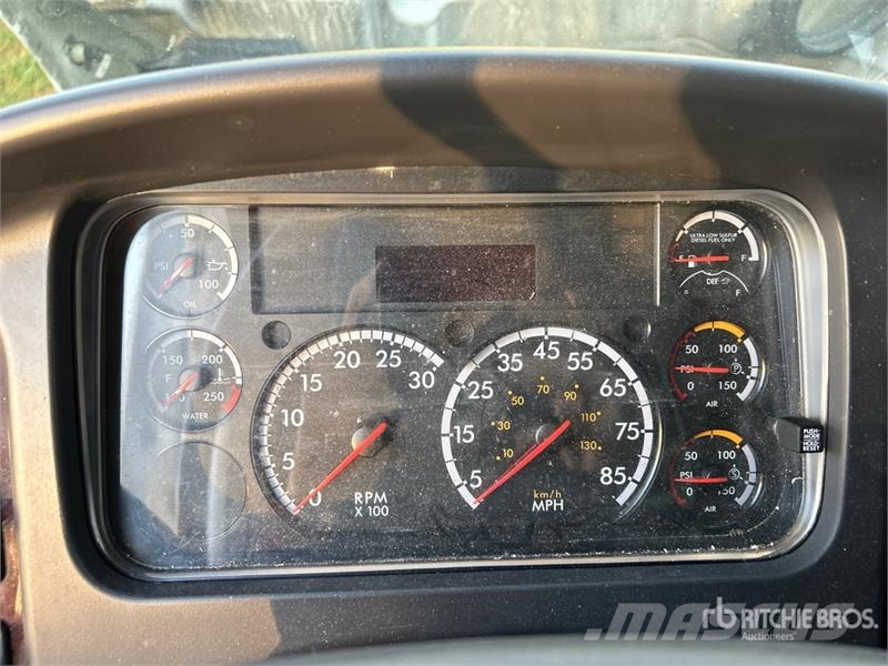 Freightliner M2 106 4x2 Van Truck Kastenaufbau