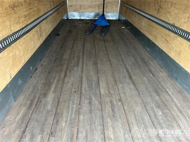 Freightliner M2 106 4x2 Van Truck (Inoperable) Фургони
