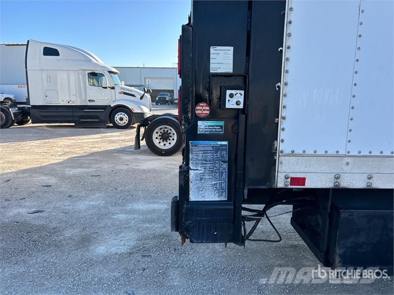 Freightliner M2 106 4x2 Van Truck Kastenaufbau