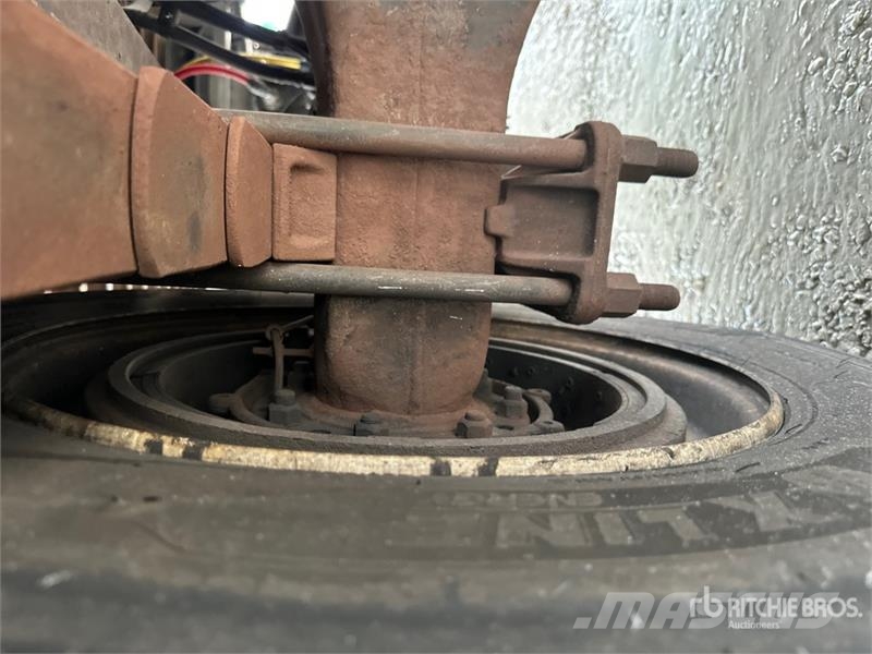 Freightliner M2 106 4x2 Van Truck Skapbiler