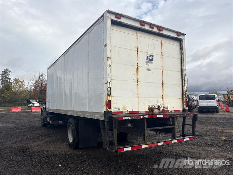Freightliner M2 106 4x2 Van Truck Фургони